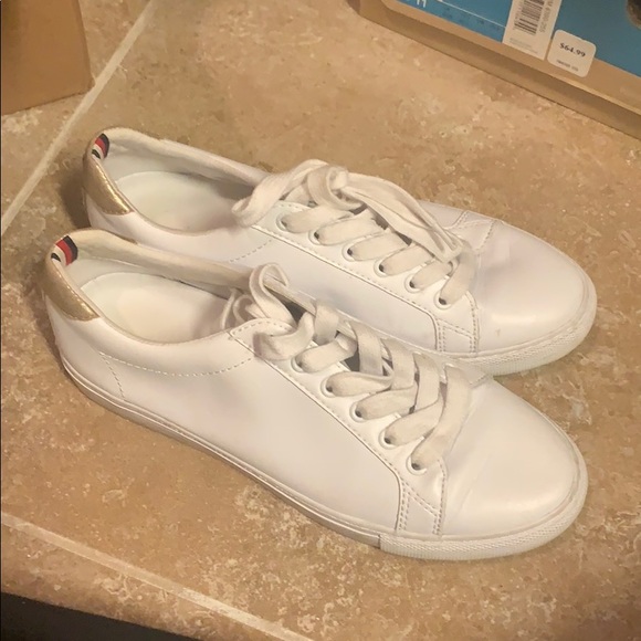 tommy hilfiger white and gold sneakers